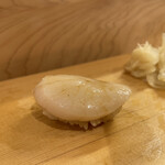 鮨屋 とんぼ - ほたて