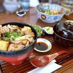 Nichigetsu - ◆金目鯛と鮪のお刺身と鶏丼のセット（1,900円：税込）