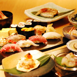 请尽享只有在板前寿司才能吃到的“主厨精选”料理的时令美味