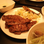 牛たん焼とろろセット1575円