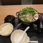 Shabushabu Sukiyaki Koshitsu Dainingu Tenkuu - 出汁が選べるもつ鍋定食　塩麹