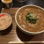 Hagakure - カレーうどん大盛とそぼろご飯（900円）
