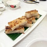 Dim Tu Tak - 香煎臘味蘿蔔糕