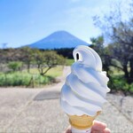 道の駅 朝霧高原 - 牛乳ソフト（450円）