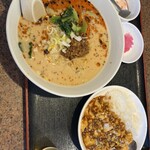 弘園 - 担々麺＋半マーボ丼