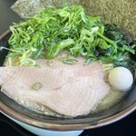 横浜家系ラーメン なるは家 - 