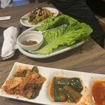 焼肉フランス人 - キムチ＆サンチュ