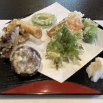 郷土料理ともん - 天ぷら盛り合わせ