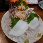 和食 酒処 汐彩 - イカ刺し、つぶ貝刺し(少量なのでサービスになった)