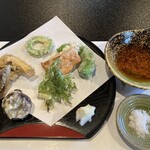 郷土料理ともん - 天ぷら盛り合わせ