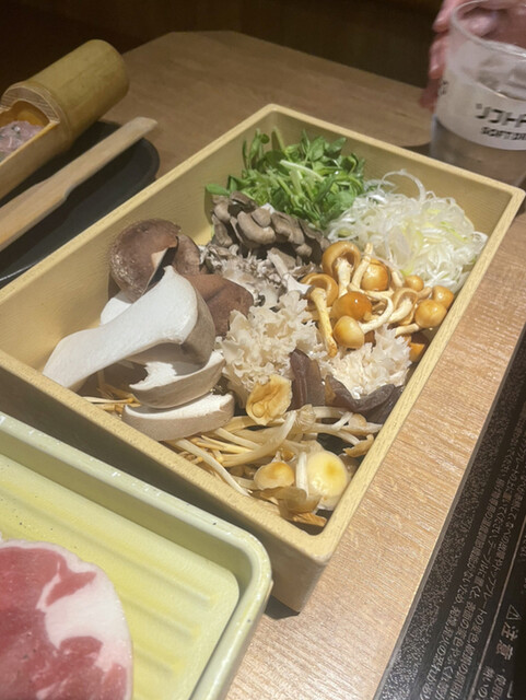 Shabu Shabu On Yasai Shinsaibashi Ten photo 3