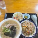 うちだラーメン - aセットラーメン、チャーハン、サラダ