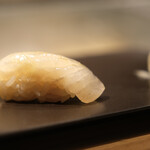 Sushi & Bar Fujiro - ヒラメ昆布締め