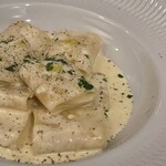 4 kinds of cheese cream sauce paccheri