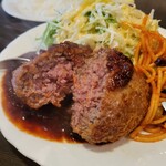 Bistro Vosges - メンチカツ 中 こんな。