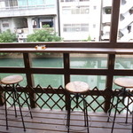 自然派ワイン＆ナチュラルチーズ vinvino - 川床的な席も＾＾