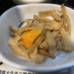めしや仲とよ - 2023/10/06
二品選ぶ日替わり定食 979円
✳︎ポークのガーリック味噌焼き
✳︎豚バラ肉と肉巻き牛蒡とじゃが芋煮
・アイスコーヒー付き
・ご飯一杯お代わり可