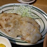 めしや仲とよ - 2023/10/06
二品選ぶ日替わり定食 979円
✳︎ポークのガーリック味噌焼き
✳︎豚バラ肉と肉巻き牛蒡とじゃが芋煮
・アイスコーヒー付き
・ご飯一杯お代わり可
