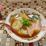 町田 龍聖軒 - 醤油ワンタン麺¥1,060