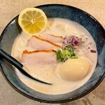 スープ料理 タマキハル - クロコダイル白湯醤油ラーメン 2000円・煮卵 150円