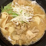 麺や蔵人 - もつ煮ひもかわらーめん(叶屋食品×内野金作食堂)(裏メニュー)