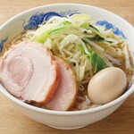 ジャンクガレッジ - 豚玉ラーメン