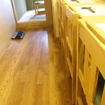 清水江戸銀 - カウンターと奥には掘り式座卓が