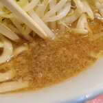 ラーメン二郎 - スープ