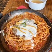渋谷アチェーゾ - ハンバーグナポリタン