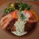 Taverna Hamburg - こんがりベーコン＆フレッシュトマトのタルタルハンバーグ