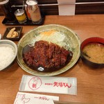 名古屋名物 みそかつ 矢場とん - ロースとんかつ定食