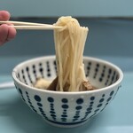 じんで  - きつねうどん 650円