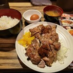 居酒屋 十兵衛 - 鶏のもも焼き定食ダブル