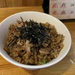 地鶏らーめん花道  - 自家製 チャーシューの炊き込みご飯 ¥350