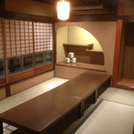 Inataya - 二階 『出雲の間』…10名様向け個室にもなる、2階 窓辺の畳座敷 。