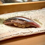 匠 進吾 - ■秋刀魚
      今年の初サンマ。まだ細めとのことですが、嬉しい♪