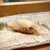匠 進吾 - ■かわはぎ（おかわり）
                      肝に旨味が乗ってきて、薬味も絶妙な塩梅。
                      やっぱり進吾さんのカワハギは美味しい。