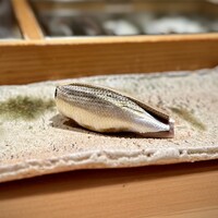 匠 進吾 - ■小鰭
                    これ、絶品です！
                    開いてから重ねることで、ふっくらとした食感と広がる香りが別次元♪