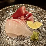 新地 やま本 - お造り（鯛・かつお）