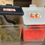 博多豚骨 暁商店 - 無料トッピングの高菜＆紅生姜