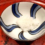 草喰 なかひがし - ここで炊き立てのご飯が出されました。米で作られる日本酒と米で米米CLUBと中東さん。おそらく鉄板だと思われます。