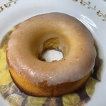 ブーランジェリー スドウ - レモンの酸味が爽やかなレモンスドーナツ