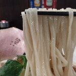 真 卓朗商店 - とても食感と喉越しがよかった平麺、30円余分に払った甲斐あった。