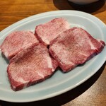 炭火焼肉ホルモンさわいし - 黒毛和牛特選タン