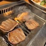 焼肉 ジャンボ - 