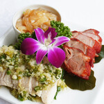 Assortment of three appetizers《Cold steamed chicken / Fire-grilled char siu / Jellyfish》