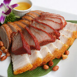 Assorted Cantonese-style grilled appetizers (Cantonese-style roast duck / flame-grilled pork belly / pork belly with skin)