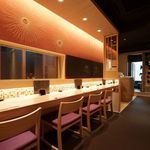 日々季 - 目の前にいけすがある広々としたカウンター４席