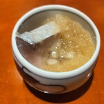 銀座 しのはら - しめ鯖　みぞれポン酢にラフランスが隠れています