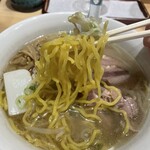 三ん寅 - 西山の中太ちぢれ麺旨し